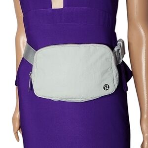 Lululemon Everywhere Belt‎ Bag in Silver/Gray  Drop with Extended Strap